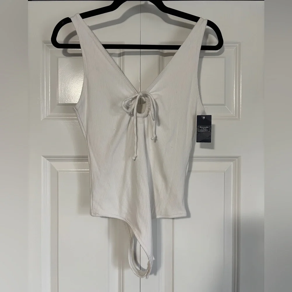 NWT Abercrombie & Fitch White Ribbed Bodysuit - Picture 1 of 6